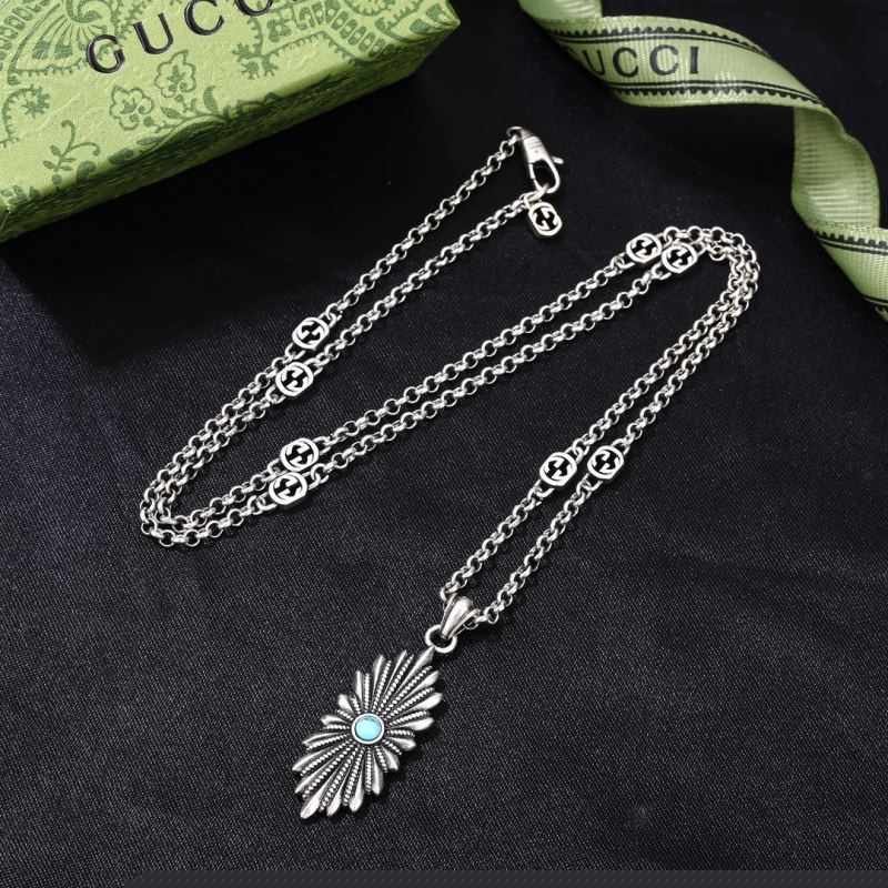 G*u*i necklaces